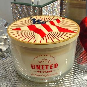 Home of the brave USA 3 Wick candle FLAG DW United we Stand American Pride Maga